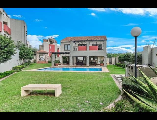 2 BEDROOM APARTMENT FOR SALE IN SUNNINGHILL